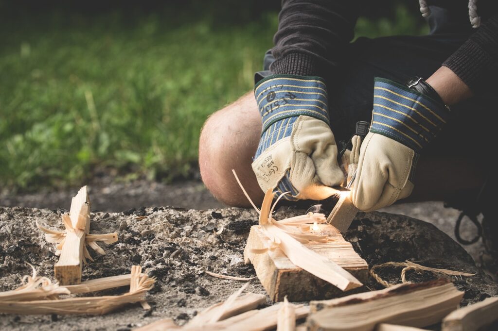 How to Build a Long-Lasting Survival Fire How to Build a Long-Lasting Survival Fire